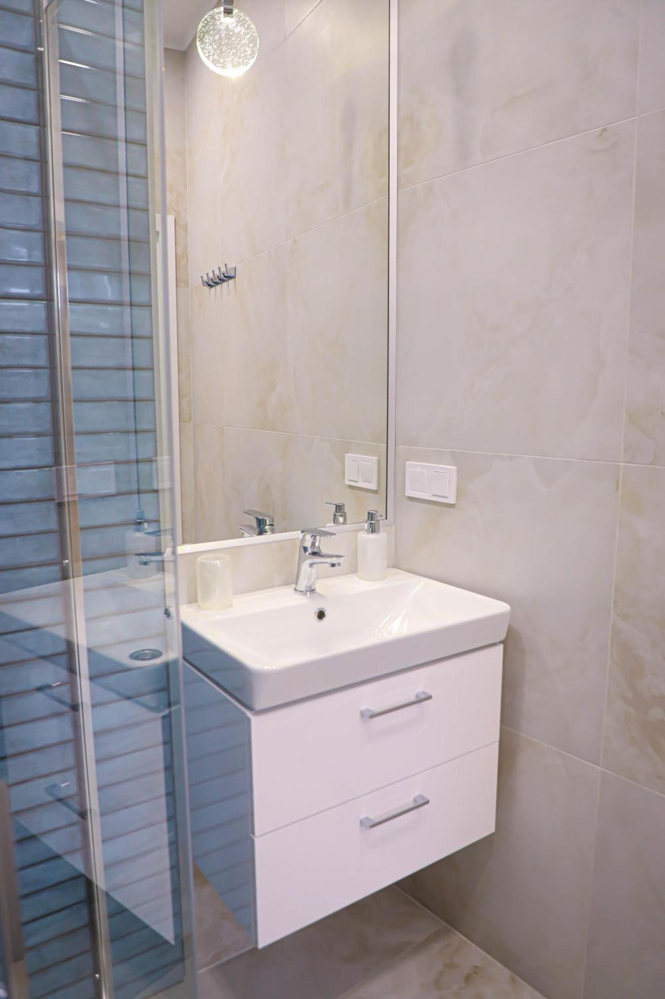 Modern Apartment, 3Mins To Opera Leopoli Esterno foto