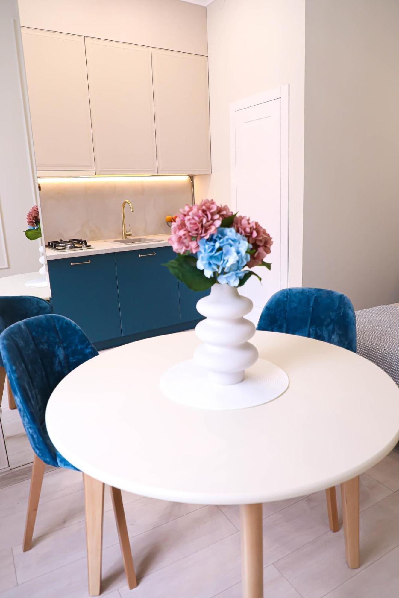 Modern Apartment, 3Mins To Opera Leopoli Esterno foto