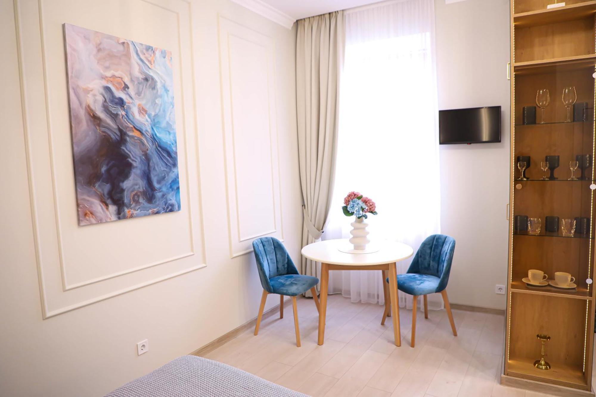 Modern Apartment, 3Mins To Opera Leopoli Esterno foto