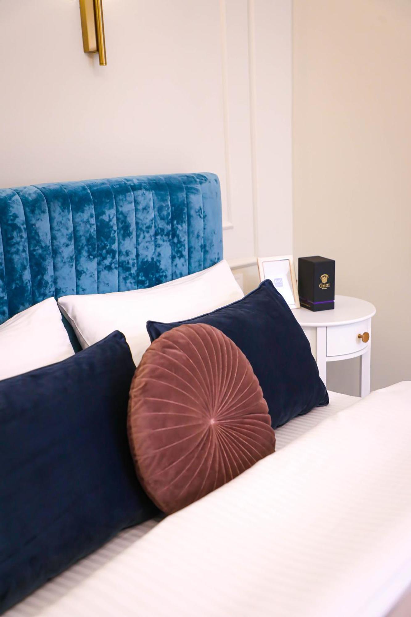 Modern Apartment, 3Mins To Opera Leopoli Esterno foto